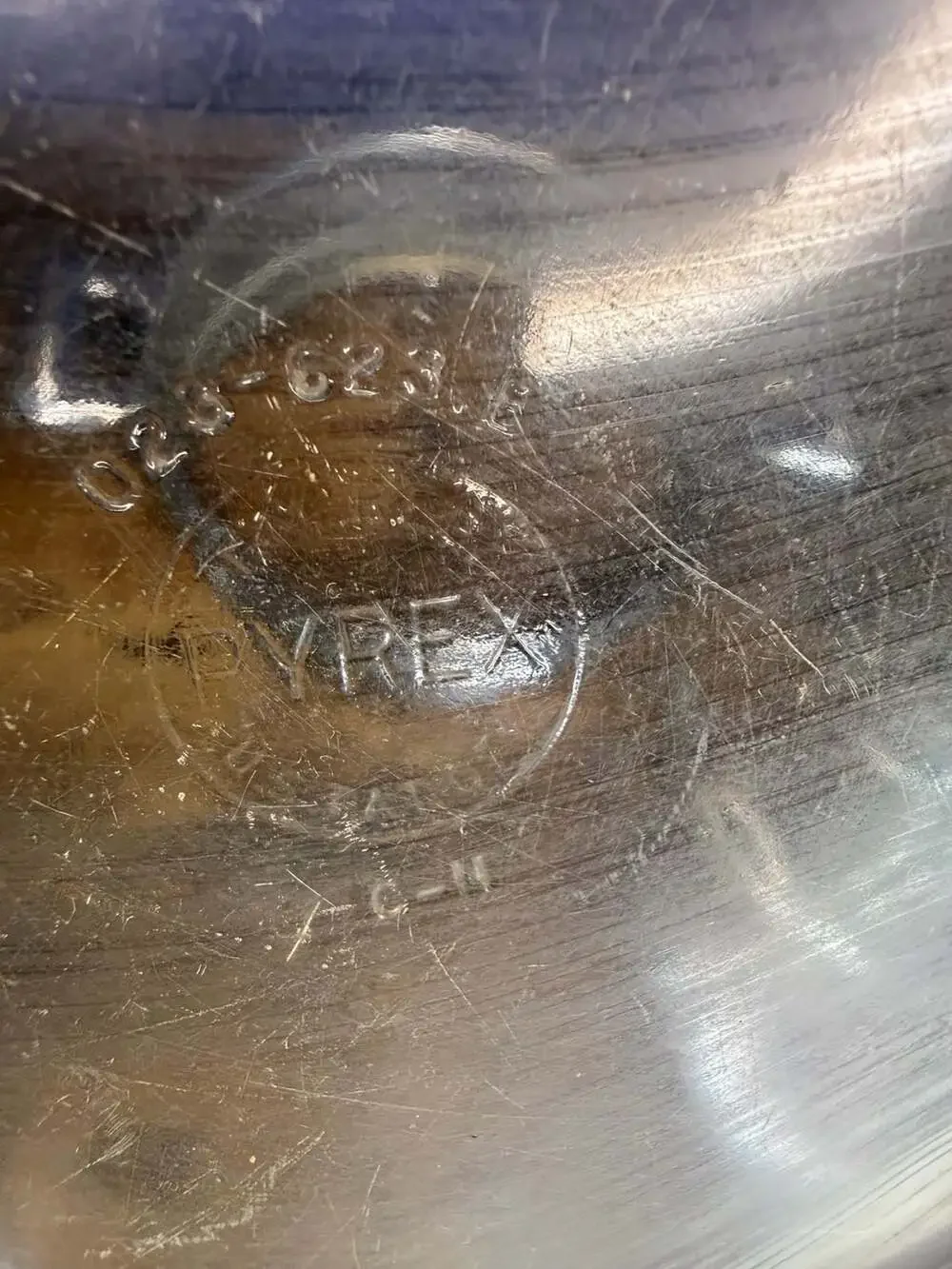 VTG Pyrex Clear Glass Casserole Dish with Floral Etched Lid and Metal Cradle
